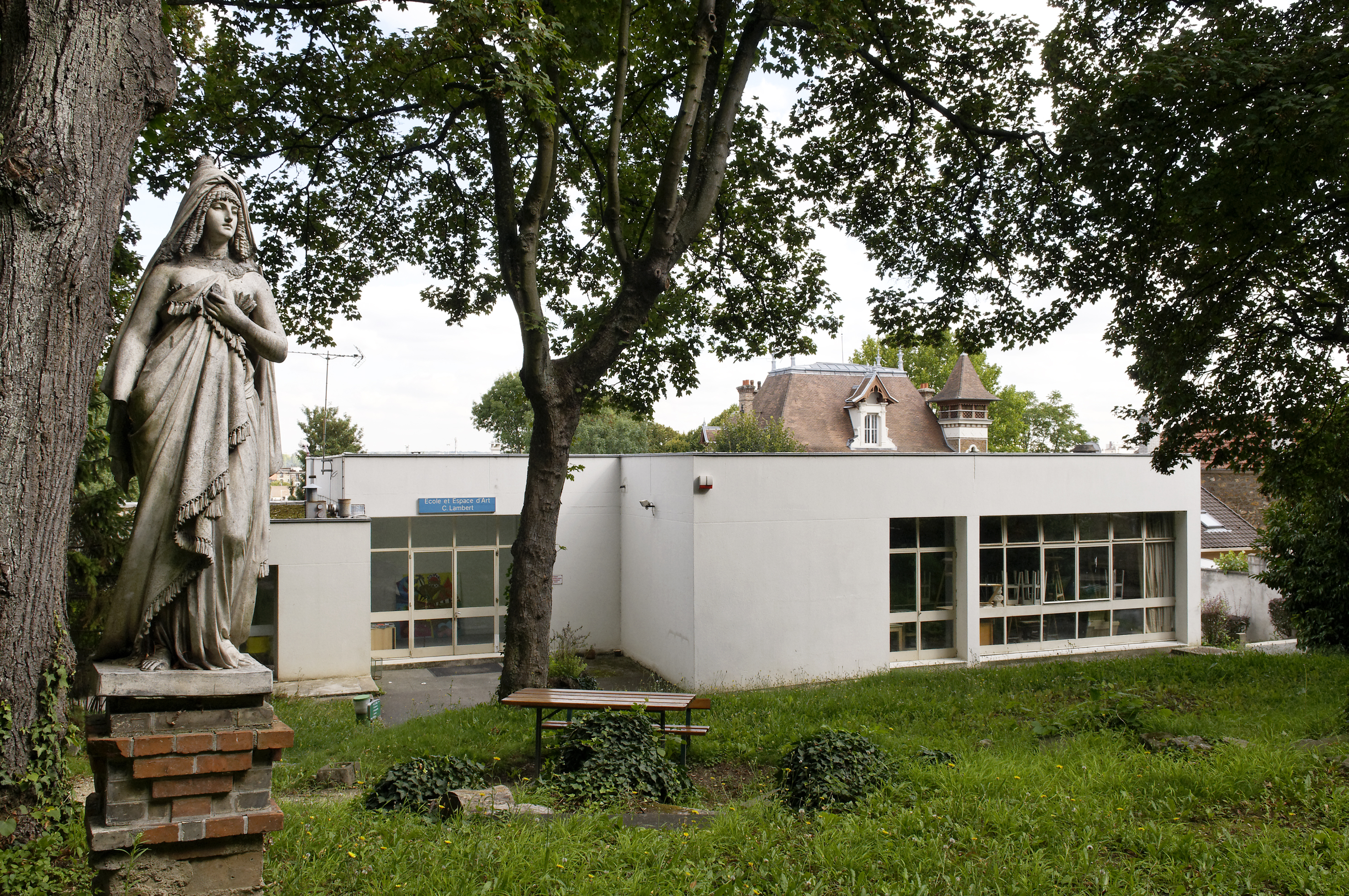 École et Espace d’art contemporain Camille Lambert